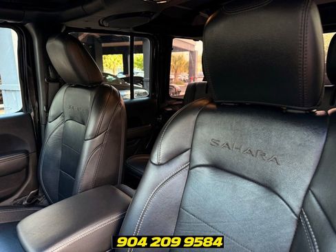 Used 2023 Jeep Wrangler Unlimited Sahara w/ Cold Weather Group AWD/4WD image 24