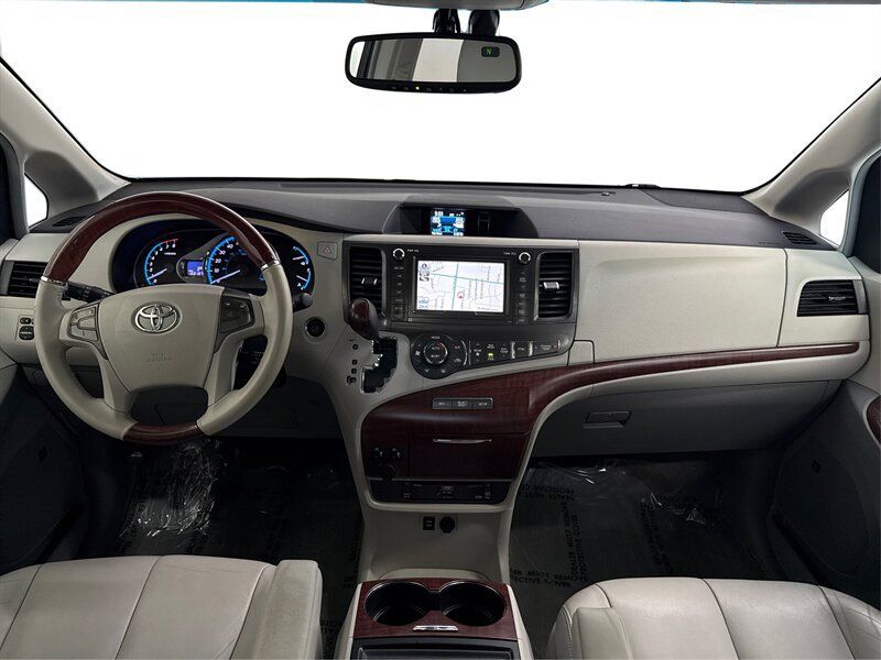 Used 2013 Toyota Sienna Limited w/ Premium Pkg AWD/4WD image 23