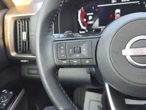 Used 2024 Nissan Pathfinder Platinum w/ Cargo Package image 29