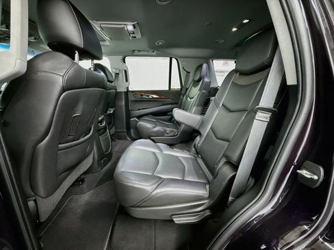 Used 2018 Cadillac Escalade Premium Luxury AWD/4WD image 30