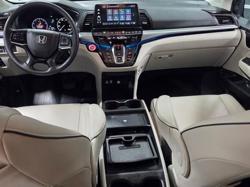 Used 2025 Honda Odyssey Touring image 8