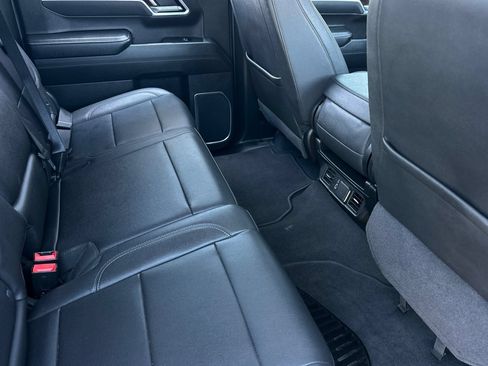 Used 2025 GMC Sierra 1500 SLT AWD/4WD image 18