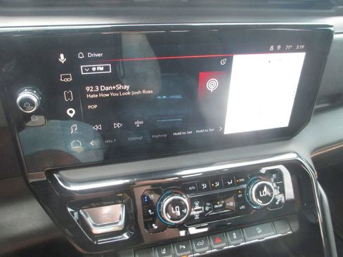 Used 2025 GMC Sierra 2500 AT4 w/ AT4 Premium Plus Package AWD/4WD image 34