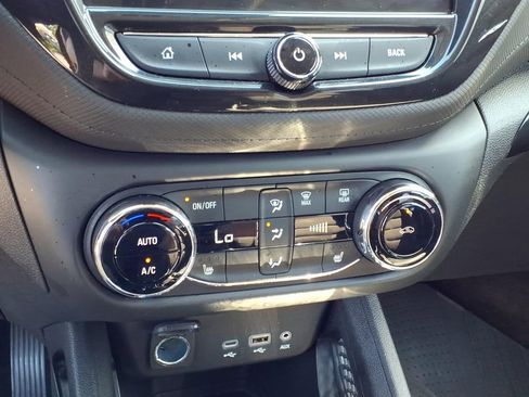 Used 2022 Chevrolet TrailBlazer LT w/ Sun and Liftgate Package AWD/4WD image 24