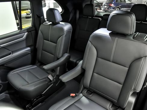 New 2027 GMC Acadia Elevation w/ Black Edition AWD/4WD image 8