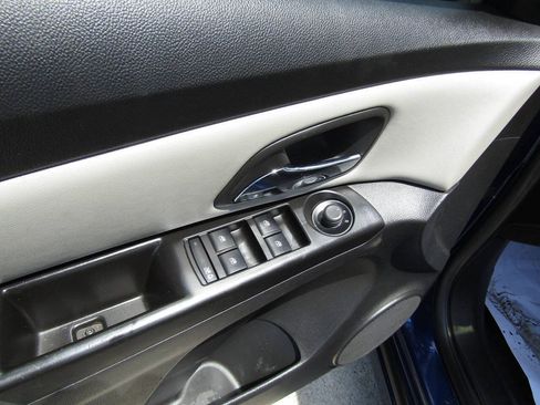 Used 2012 Chevrolet Cruze LS w/ Connectivity Package FWD image 9