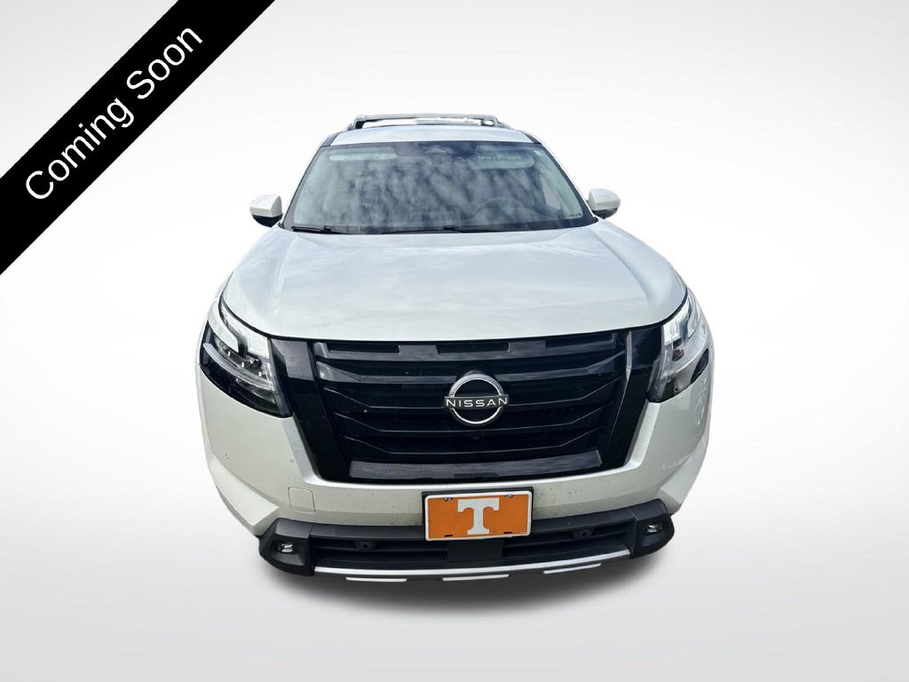 Used 2022 Nissan Pathfinder SL w/ SL Black Package FWD image 2
