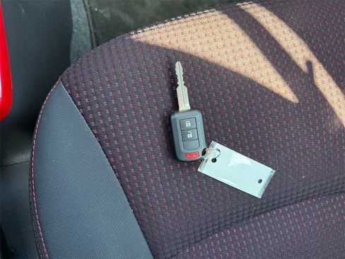 Used 2020 Mitsubishi Mirage LE image 32