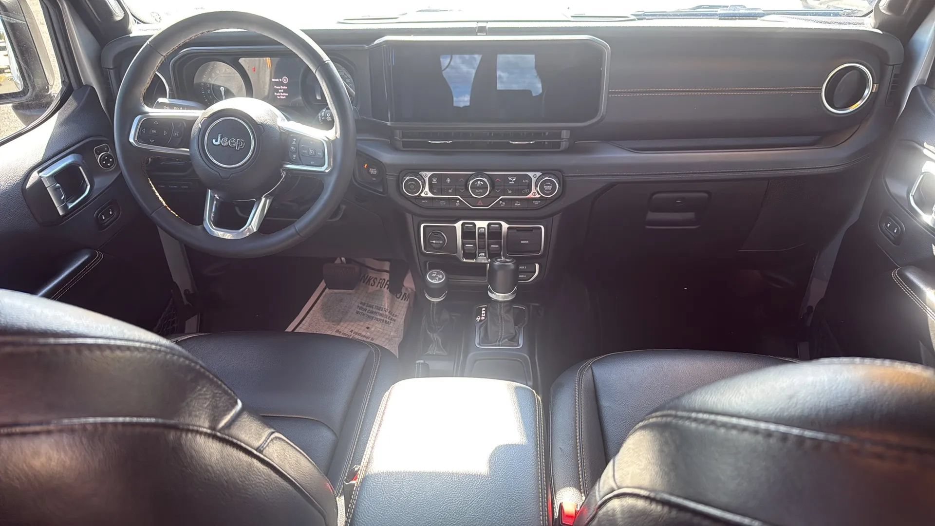 Used 2024 Jeep Wrangler Unlimited Sahara w/ Technology Group AWD/4WD image 6
