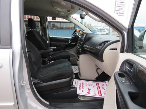 Used 2011 Dodge Grand Caravan Mainstreet w/ PWR Convenience Group image 9