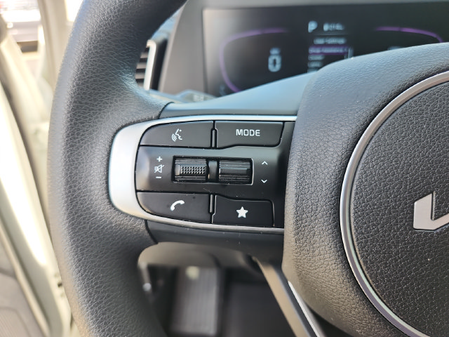Used 2025 Kia Sportage LX FWD image 31