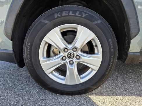 Used 2021 Toyota RAV4 XLE w/ Convenience Package FWD image 30