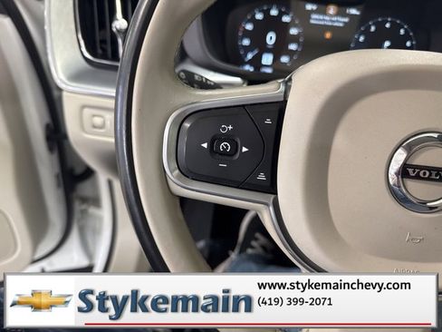 Used 2018 Volvo XC60 T6 Momentum w/ Convenience Package image 46