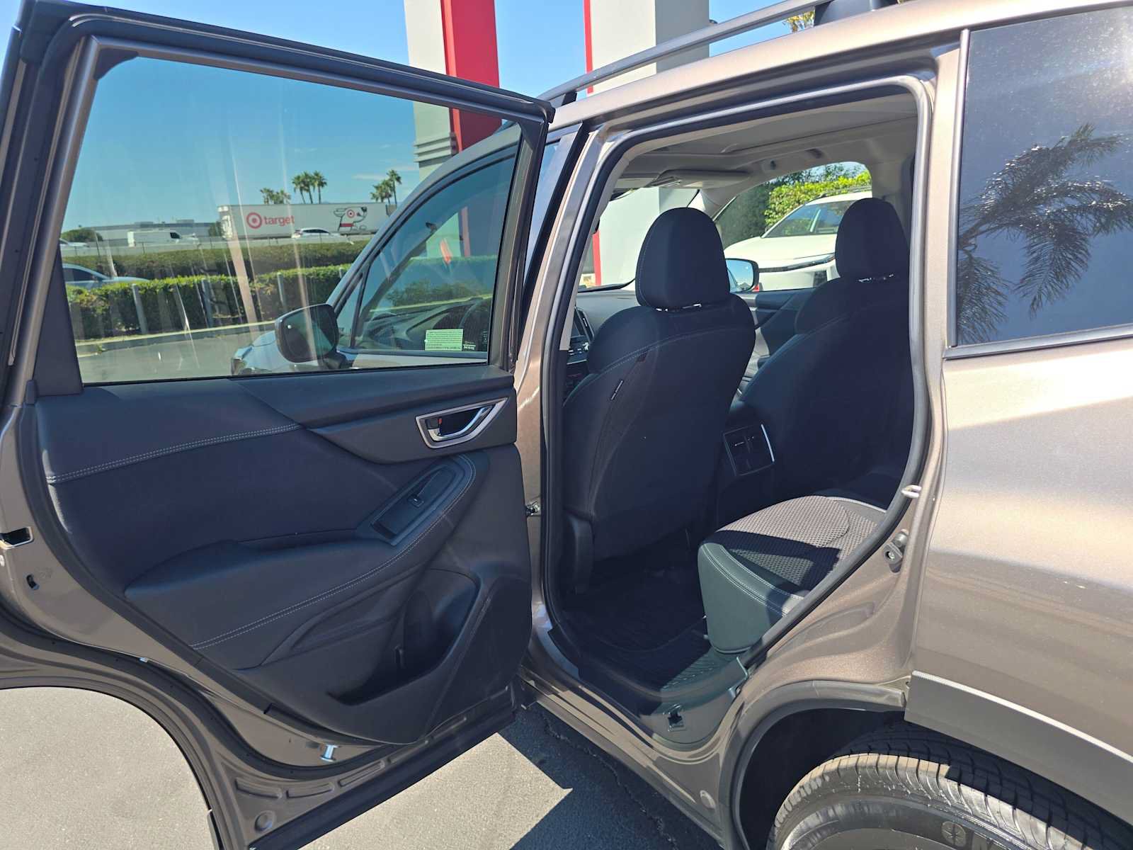 Used 2023 Subaru Forester Premium AWD/4WD image 15