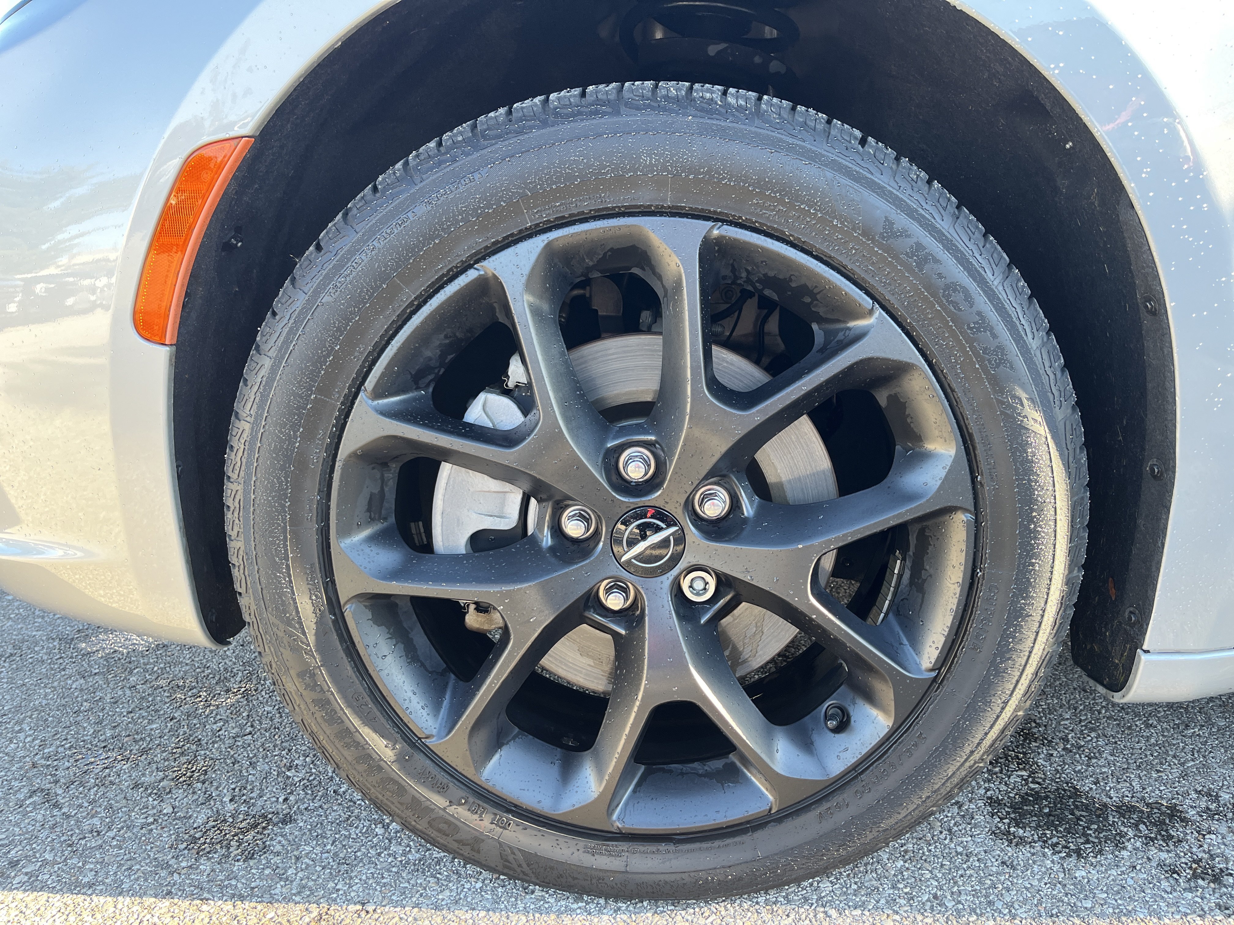 Used 2022 Chrysler Pacifica Touring-L w/ S Appearance Package AWD/4WD image 8