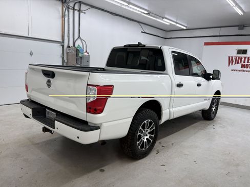 Used 2024 Nissan Titan SV w/ SV Convenience Package AWD/4WD image 4