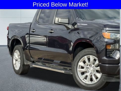 Used 2022 Chevrolet Silverado 1500 Custom image 3