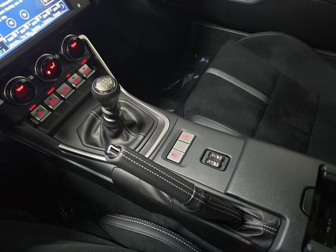 Used 2025 Toyota GR86 Premium w/ Performance Package RWD image 25