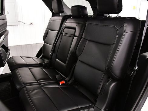 Used 2023 Ford Explorer XLT w/ Equipment Group 202A image 31