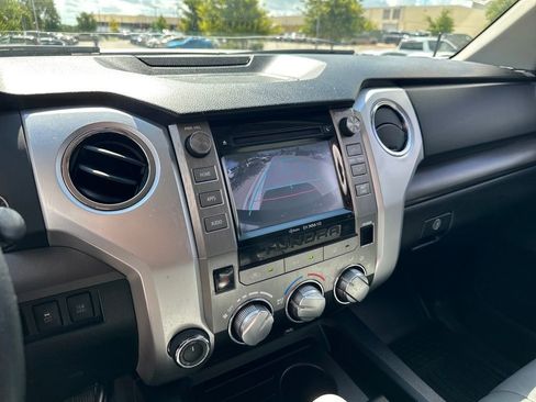 Used 2015 Toyota Tundra SR5 w/ SR5 Upgrade Package AWD/4WD image 25