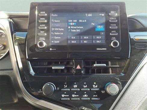 Used 2021 Toyota Camry LE image 20