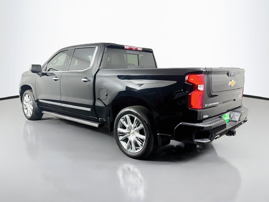 Used 2024 Chevrolet Silverado 1500 High Country AWD/4WD image 7