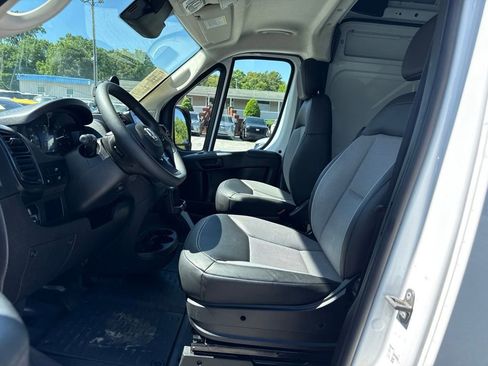 Used 2026 RAM ProMaster 2500 w/ Convenience Group FWD image 5