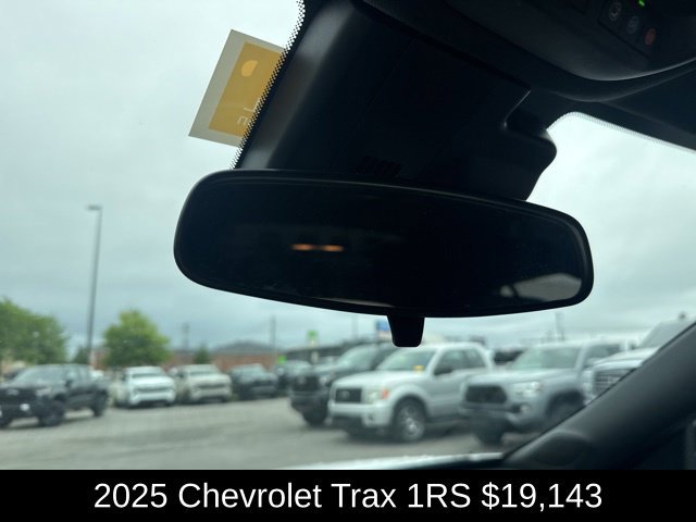 Used 2025 Chevrolet Trax RS w/ Driver Confidence Package FWD image 23
