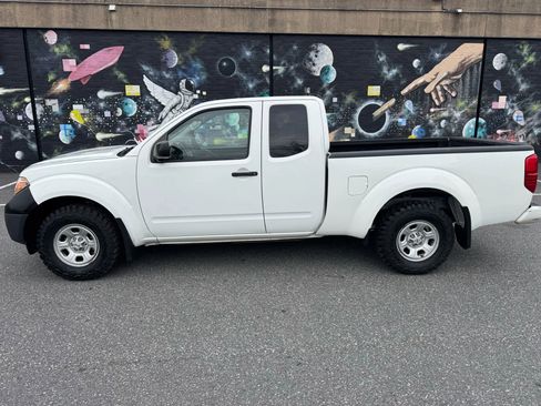 Used 2018 Nissan Frontier S w/ Work Truck Package image 6