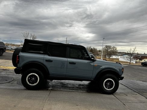 Used 2022 Ford Bronco Badlands image 6