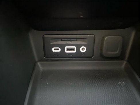 Used 2024 GMC Terrain Denali w/ Denali Premium Package image 27