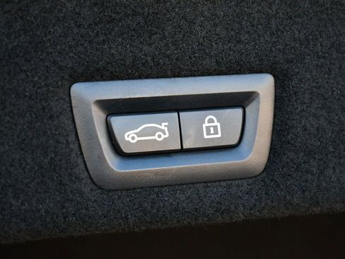 Used 2020 BMW 740i w/ Luxury Rear Seating Package image 18