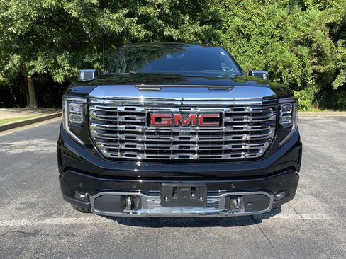 Used 2024 GMC Sierra 1500 Denali w/ Denali Reserve Package AWD/4WD image 3