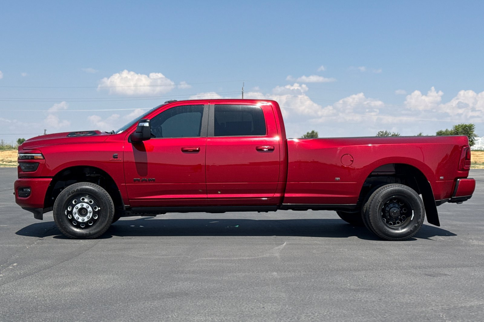 New 2026 RAM 3500 Laramie AWD/4WD image 13
