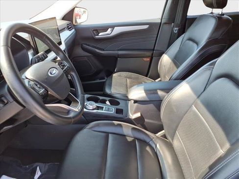 Used 2022 Ford Escape Titanium AWD/4WD image 16