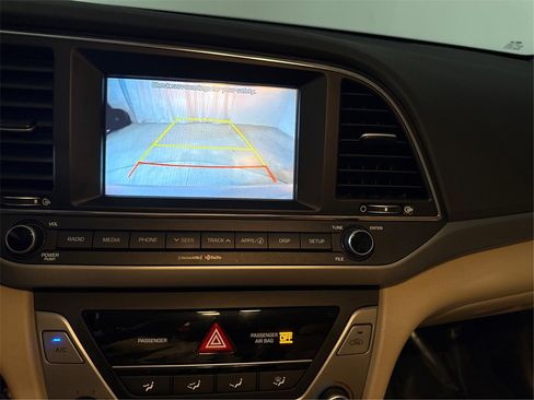 Used 2018 Hyundai Elantra SEL image 38