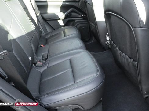 Used 2014 Porsche Cayenne Turbo image 38