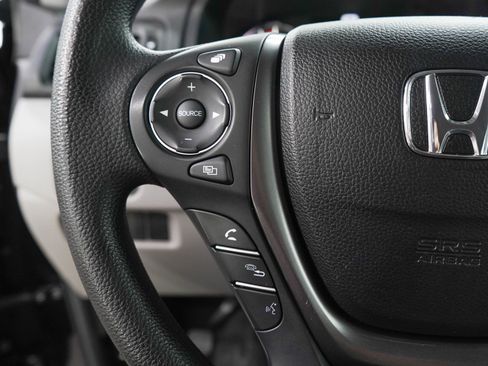 Used 2017 Honda Pilot EX image 25