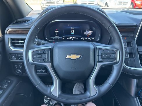 Used 2024 Chevrolet Tahoe Premier AWD/4WD image 21