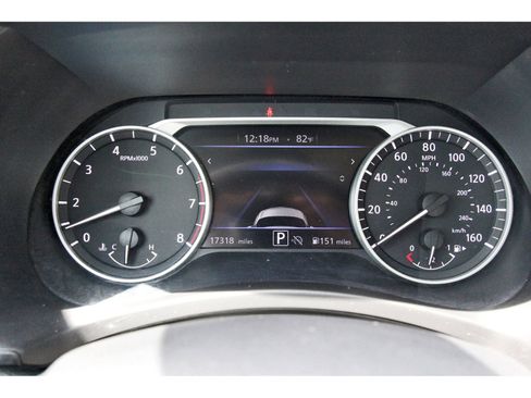 Used 2024 Nissan Sentra SR w/ SR Premium Package image 16