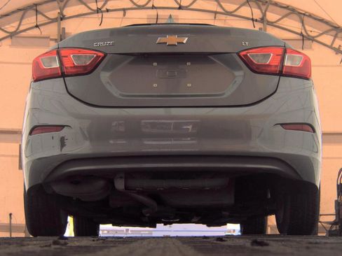 Used 2018 Chevrolet Cruze LT w/ Convenience Package FWD image 7