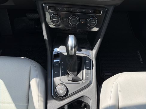 Used 2020 Volkswagen Tiguan SEL AWD/4WD image 22