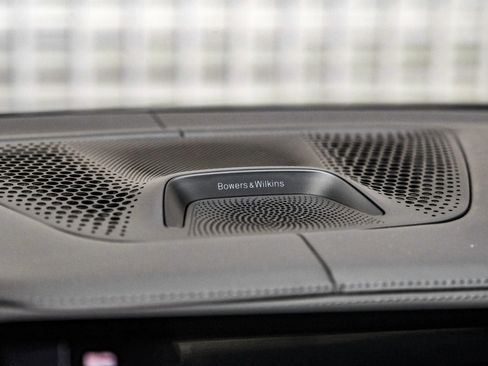 Used 2020 BMW X5 M Competition w/ Executive Package image 34