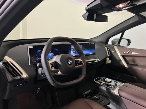 Used 2026 BMW iX xDrive45 image 4