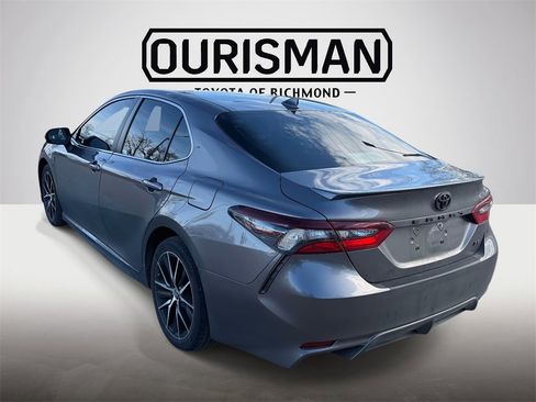 Used 2021 Toyota Camry SE w/ Blackout Package (TMS) image 7