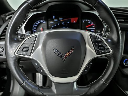 Used 2019 Chevrolet Corvette Stingray Coupe w/ Z51 1LT RWD image 21