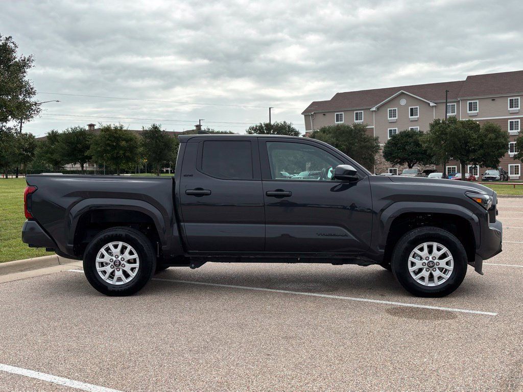 Used 2026 Toyota Tacoma SR5 AWD/4WD image 31