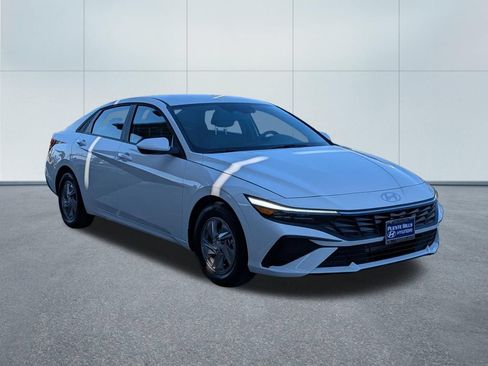 New 2026 Hyundai Elantra SE FWD image 8