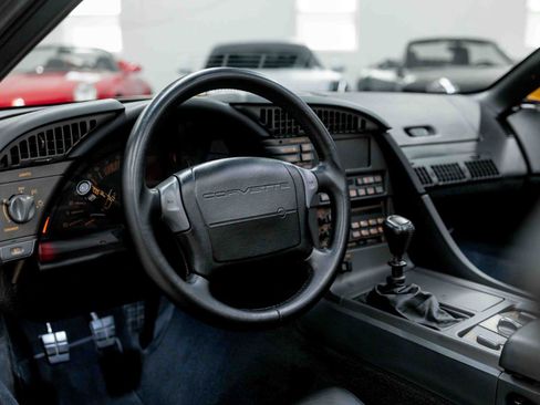 Used 1991 Chevrolet Corvette ZR-1 image 67