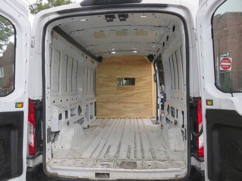 Used 2020 Ford Transit 250 Medium Roof RWD image 11